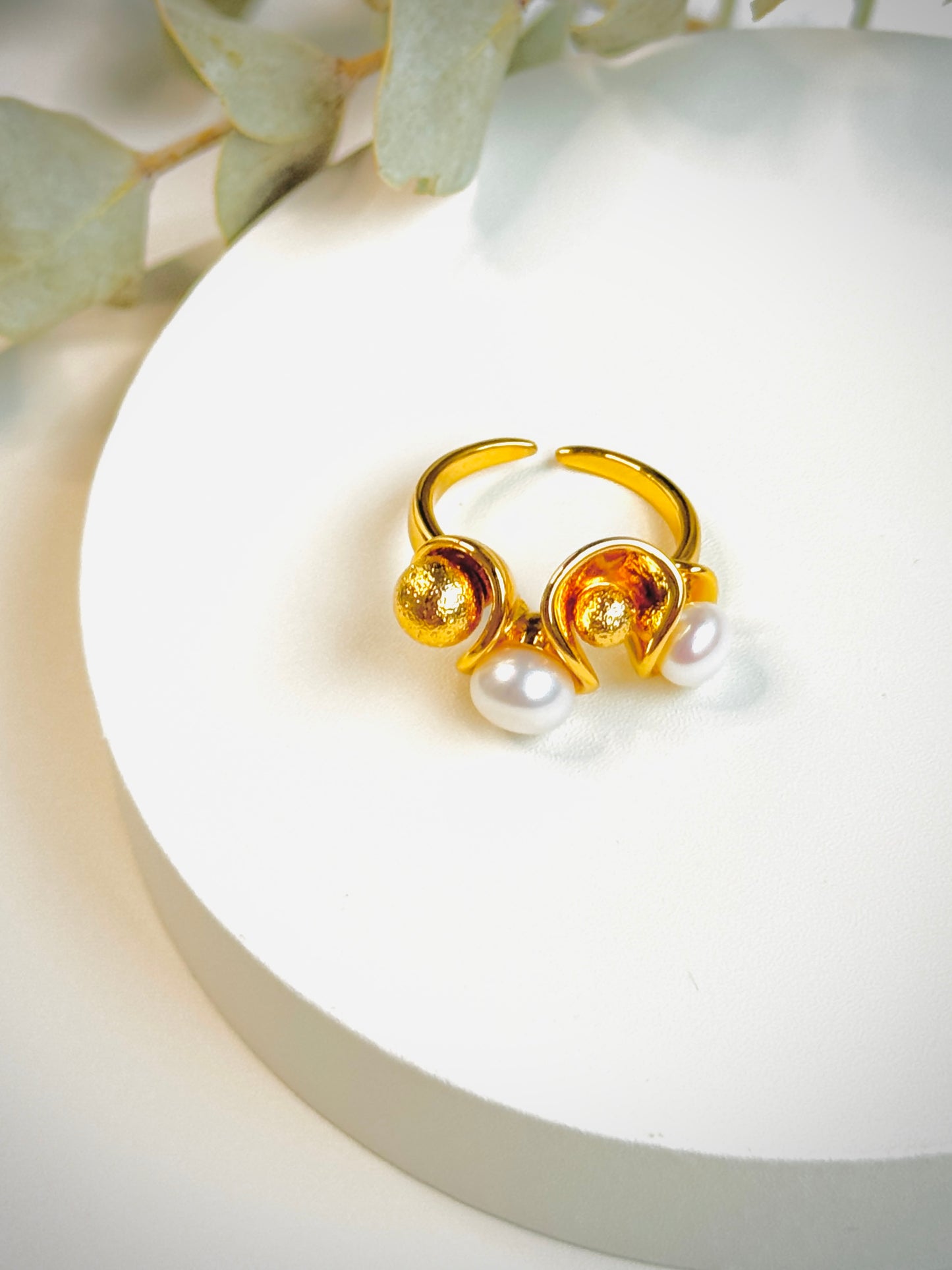 Modern Pearl Sculpt Ring