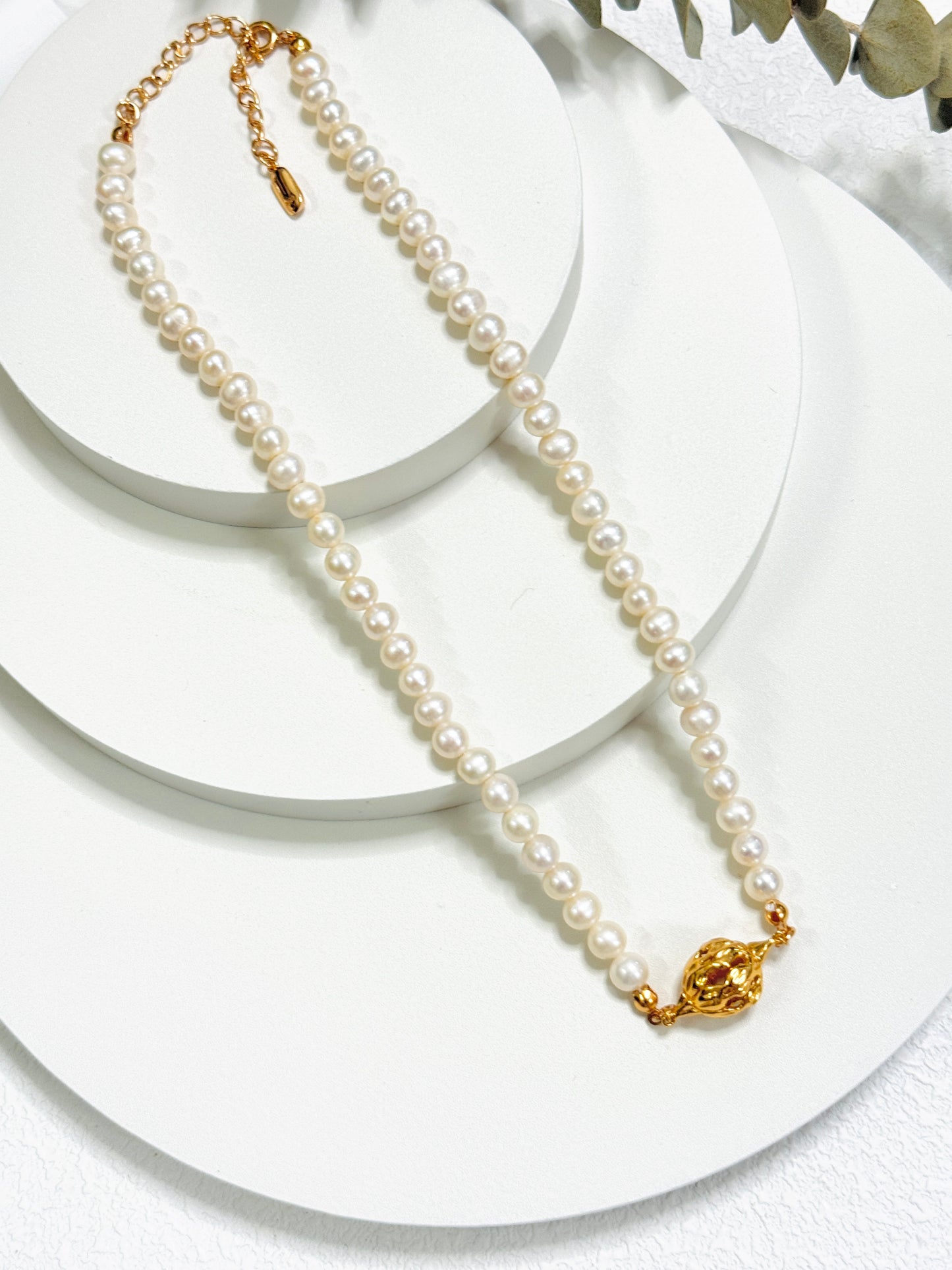 Modern Pearl Strand
