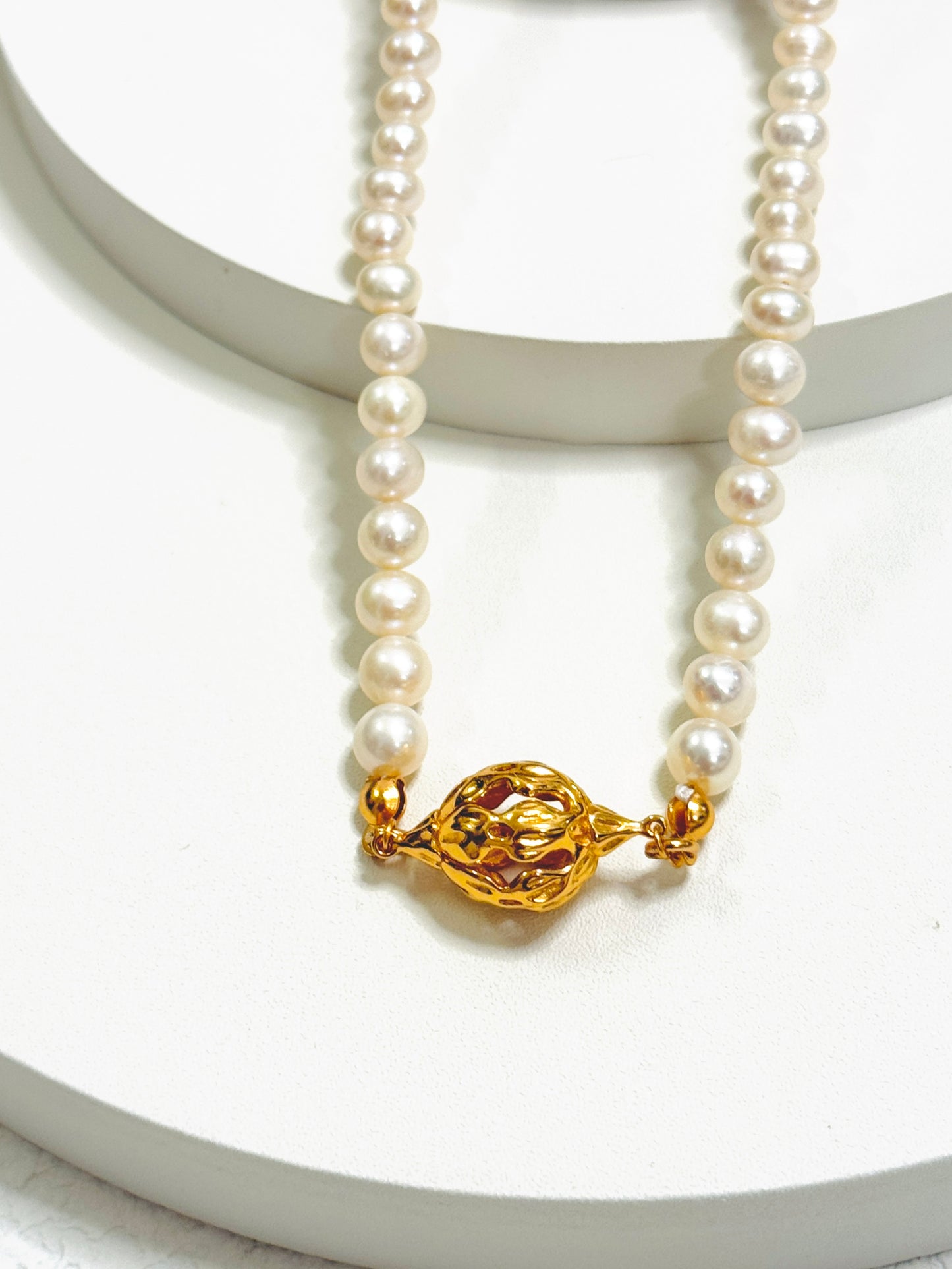 Modern Pearl Strand