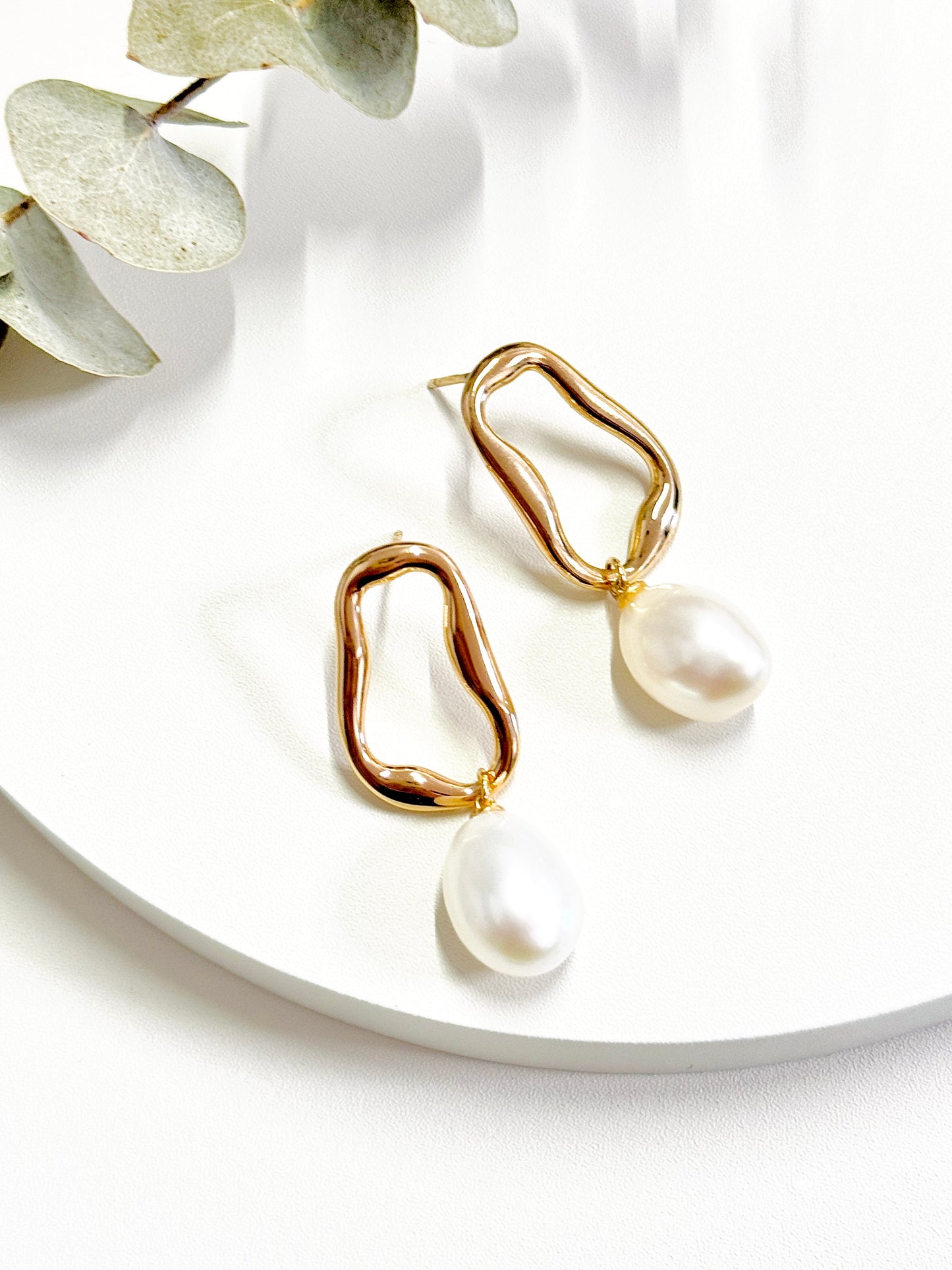 Drift Pearl Earrings