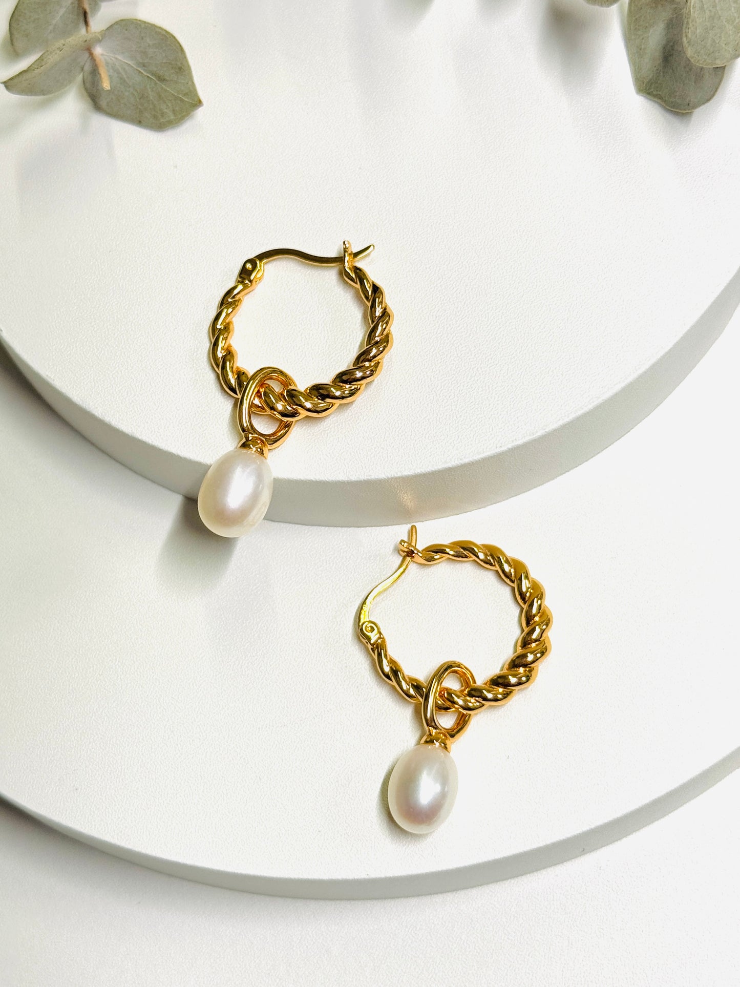 Marais pearl hoops