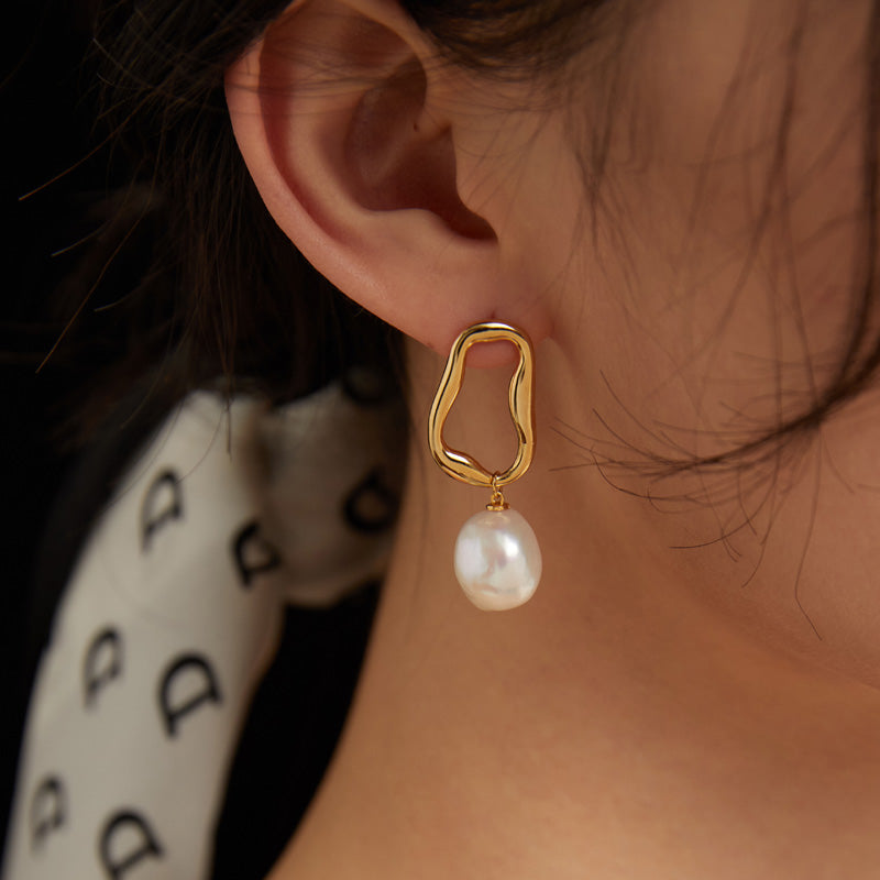 Drift Pearl Earrings