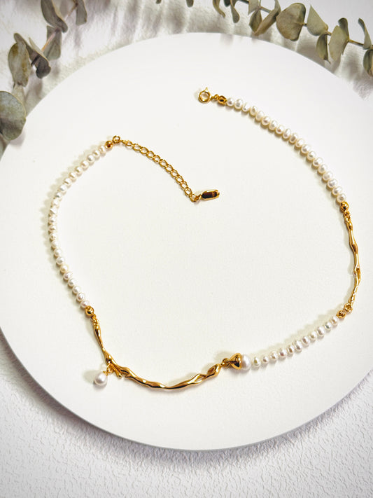 Pearl Flow Necklace