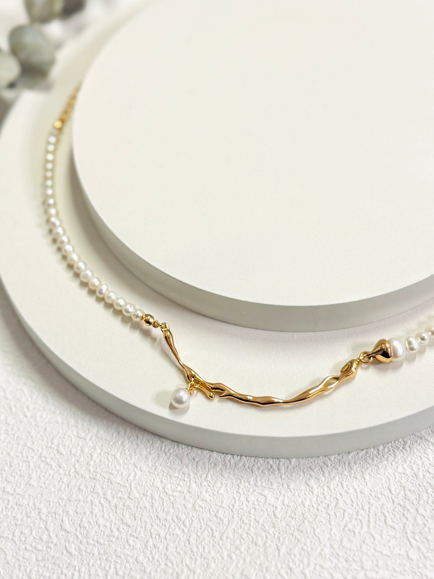 Pearl Flow Necklace