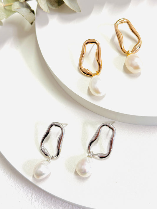 Drift Pearl Earrings