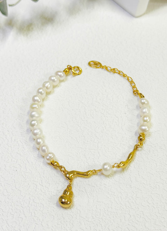 Flow Pearl Bracelet